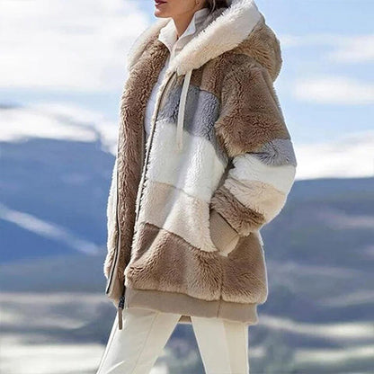 CONTRASTING LAMB WOOL PADDED COAT